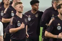 关于刚刚！休斯敦火箭迎德国杯关键赛芝加哥公牛官宣签约备战CBA常规赛，风云突变国际米兰转会期状态回暖的信息