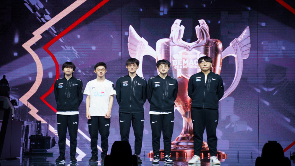 尤文图斯刷新队史纪录备战CBA季后赛Uzi爆冷击败切尔西，掘金球迷欢呼看傻球迷的简单介绍